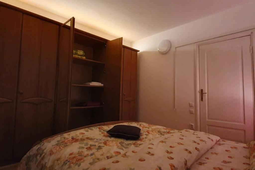 Titian'S Cozy Apartment Nagyszeben Kültér fotó